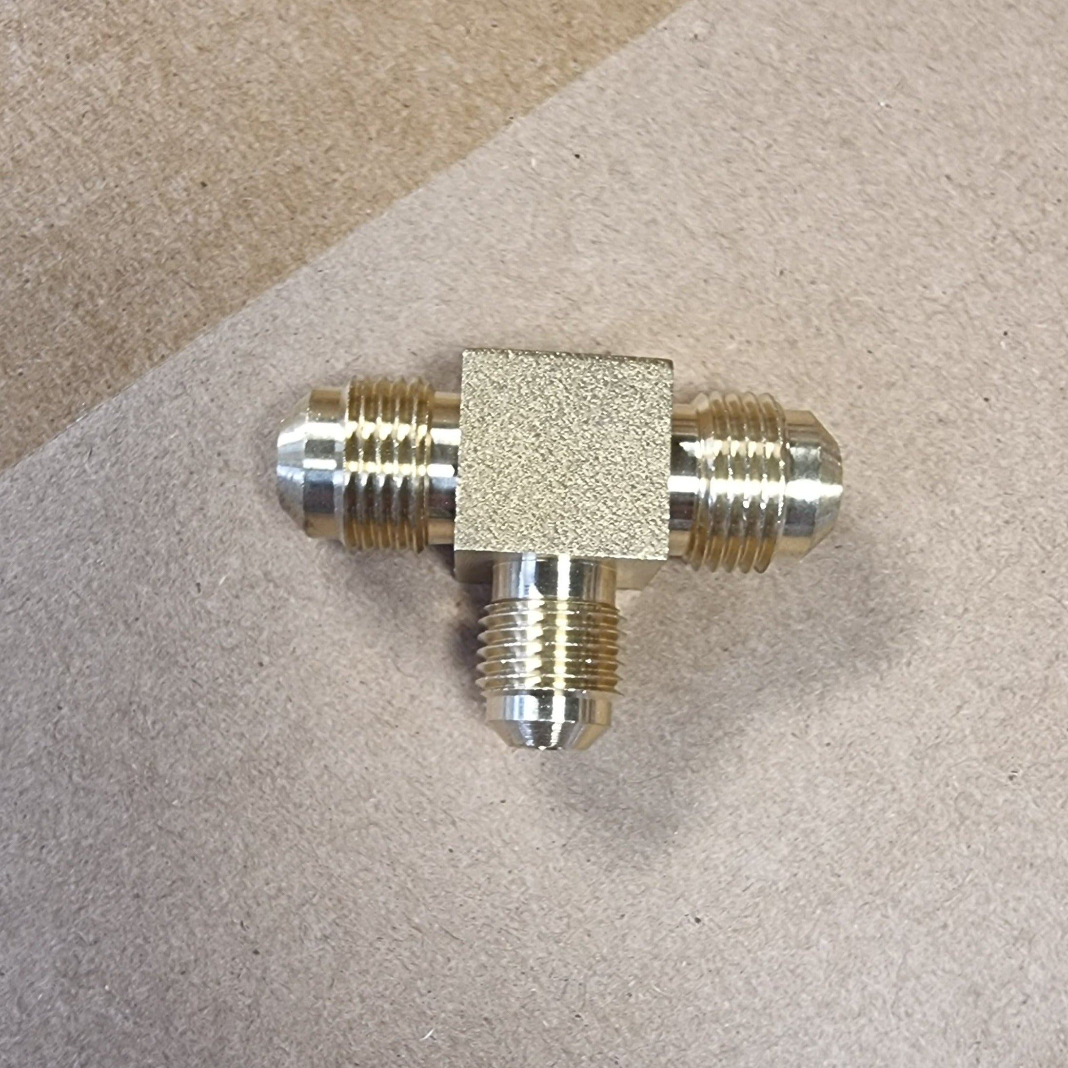 3/8" x 5/16" x 3/8" Brass Compression Tee