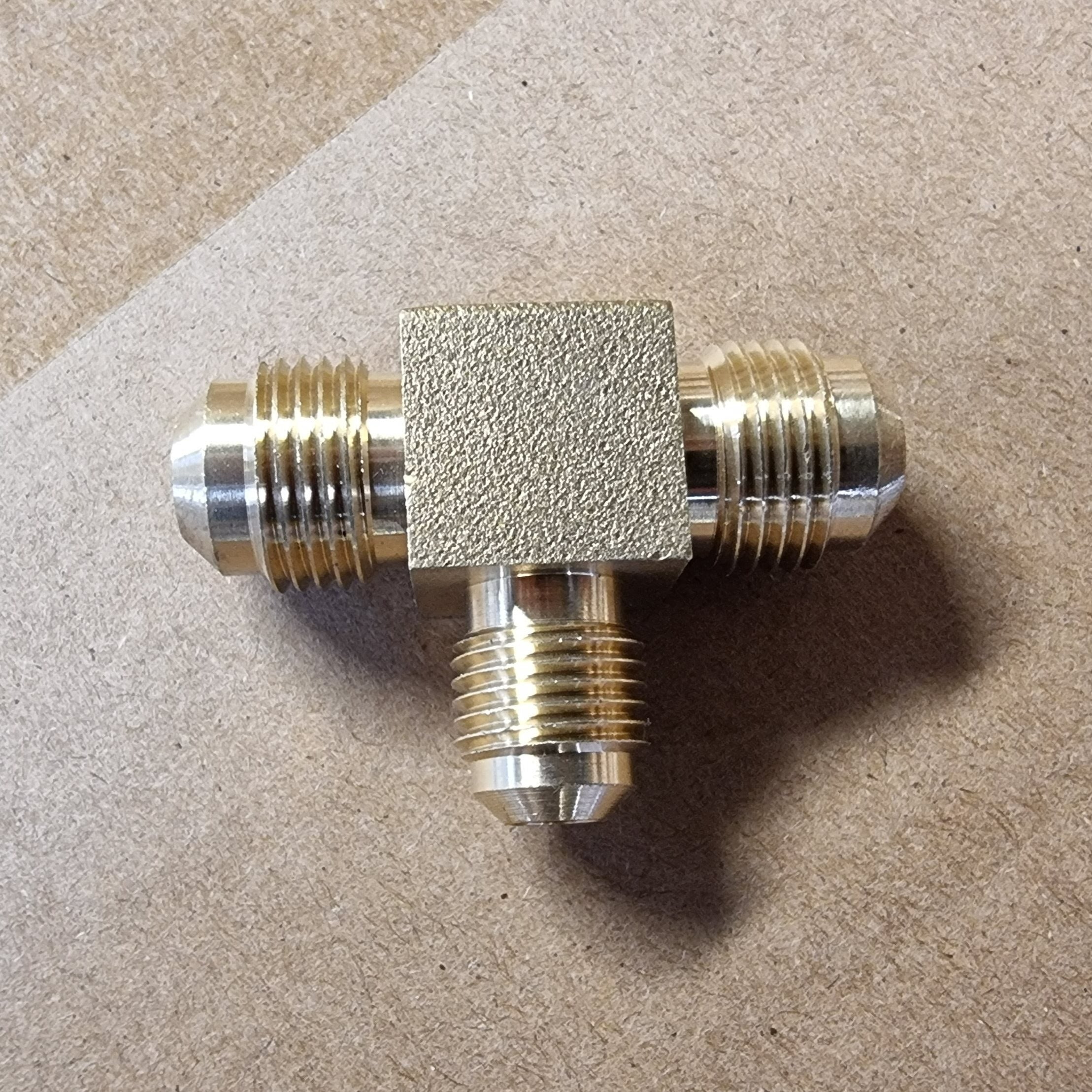 3/8" x 5/16" x 3/8" Brass Compression Tee