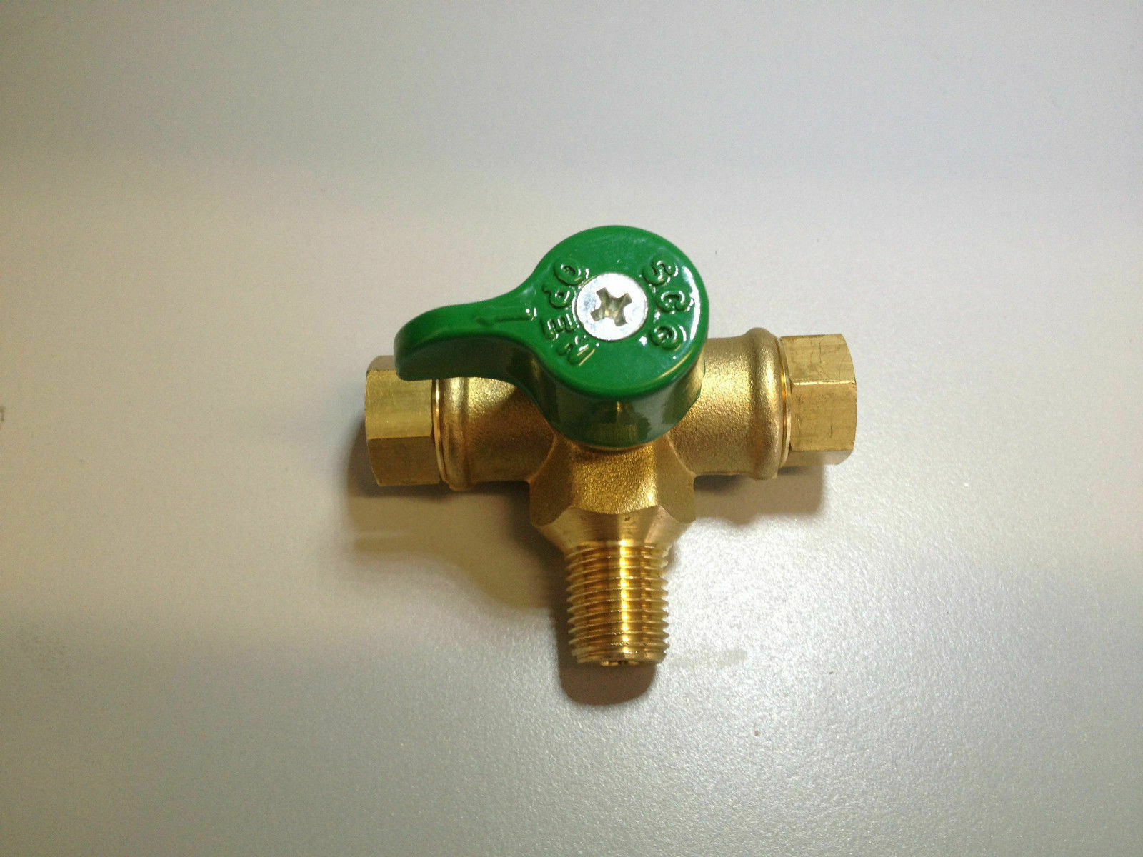 Double Regulator Changeover Valve